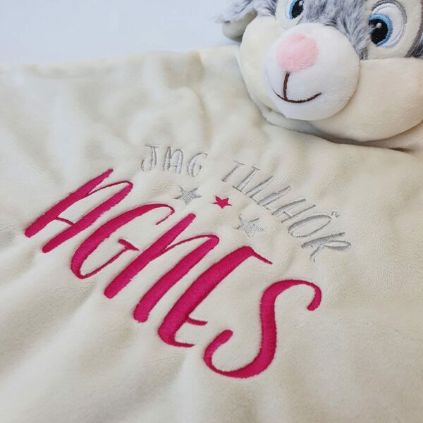 Broderad snuttefilt med namn