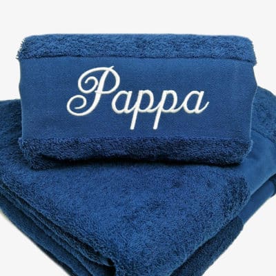 Marinblå handduk med namn