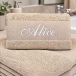 Personlig beige handduk med namn