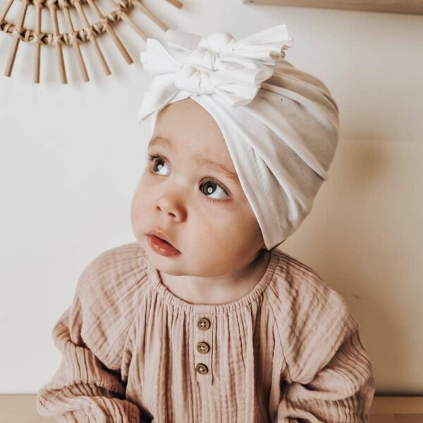 Vit turban för bebisar och små barn