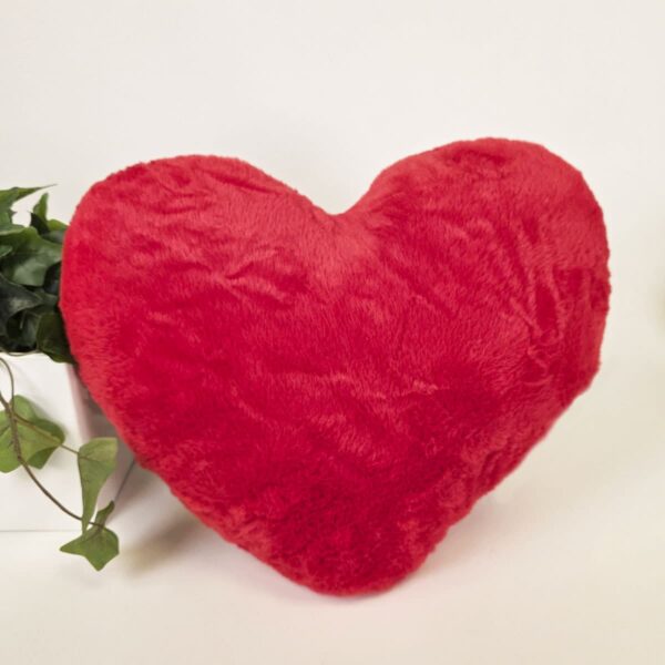 Kudde som rött hjärta, 45 cm